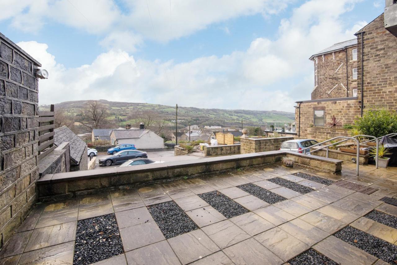 Immaculate 3 Bed House - Stunning Balcony Views Apartment Matlock  Exterior photo